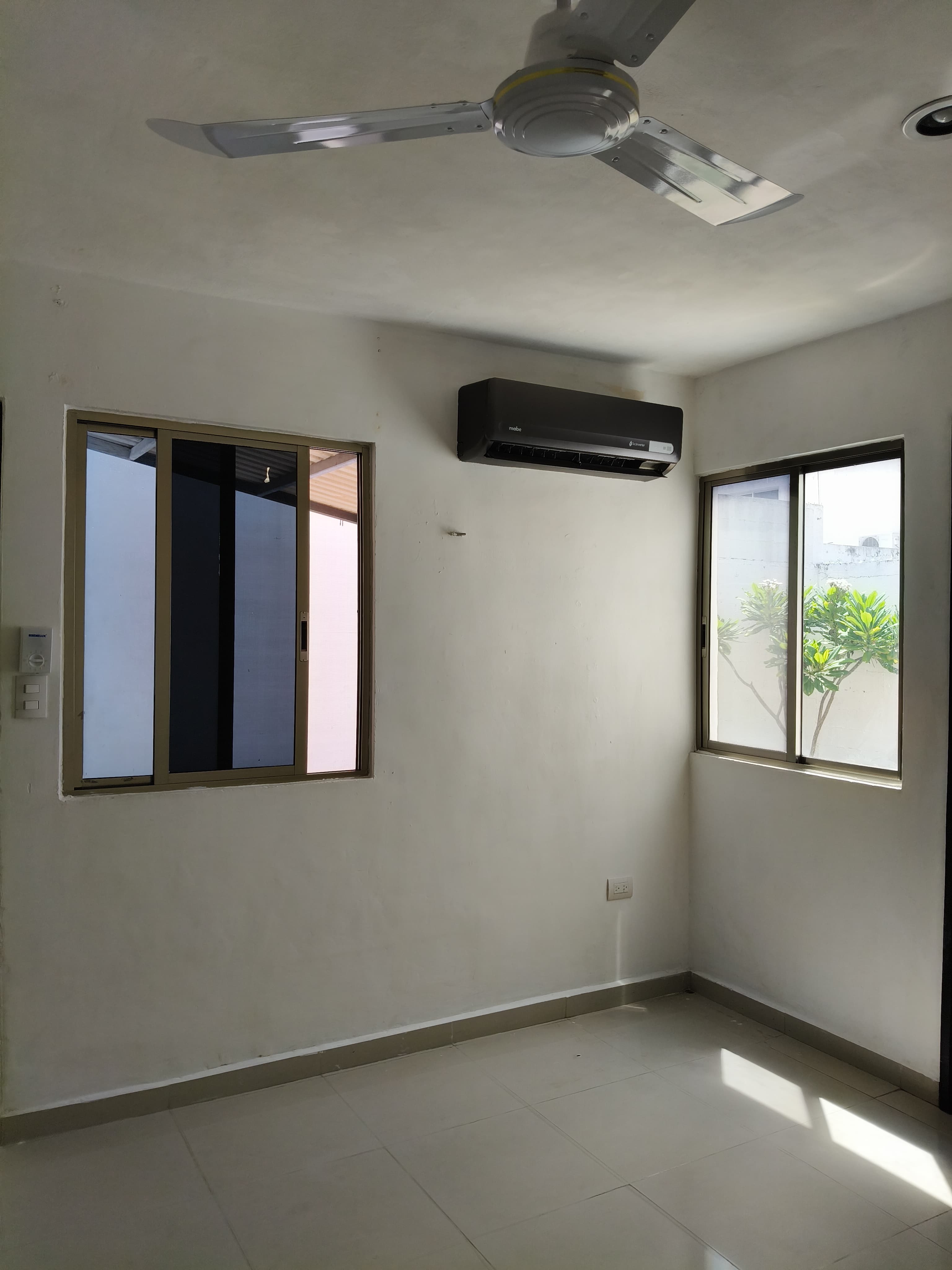 Tres Habitaciones Y Dos Baños En Real Montejo
