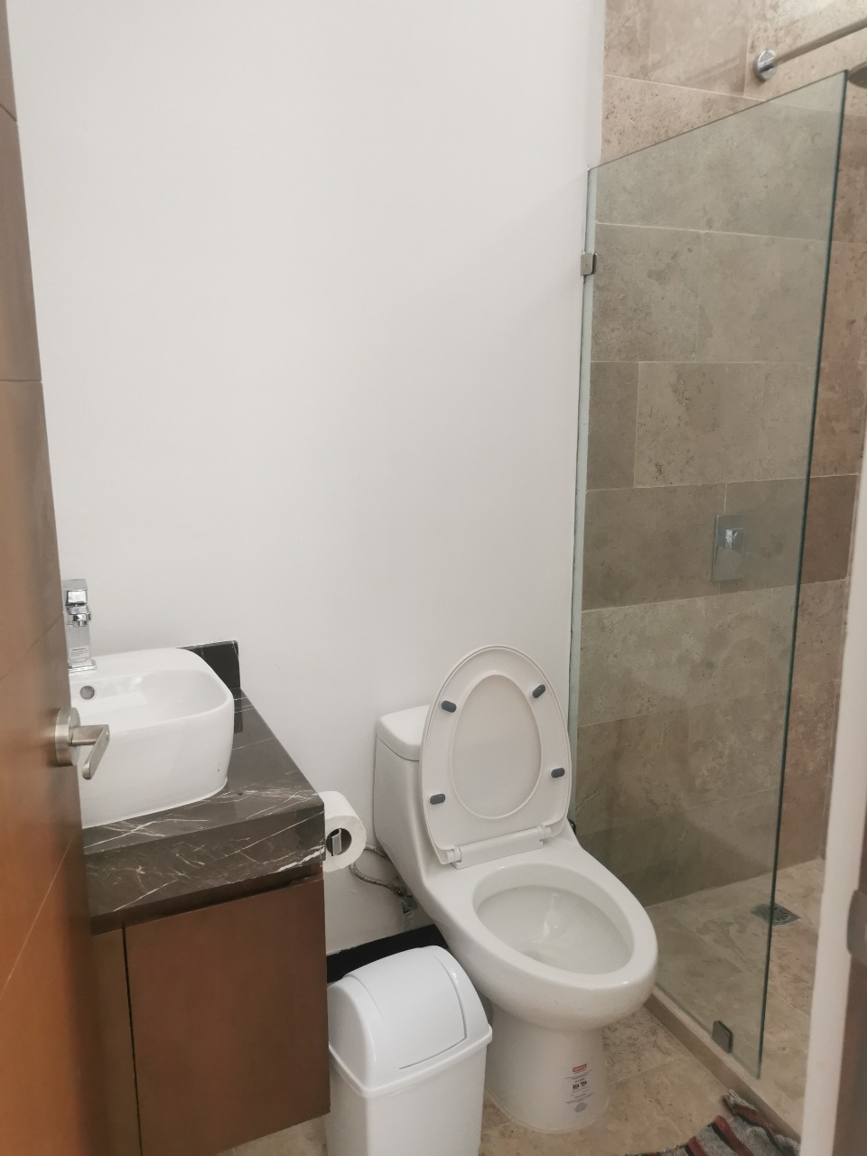 Furnished with 2 Bedrooms and 2 bathrooms