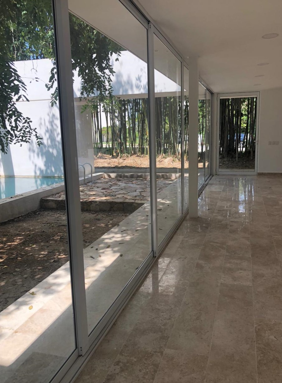 Moderna y con piscina, Yucatan Country Club