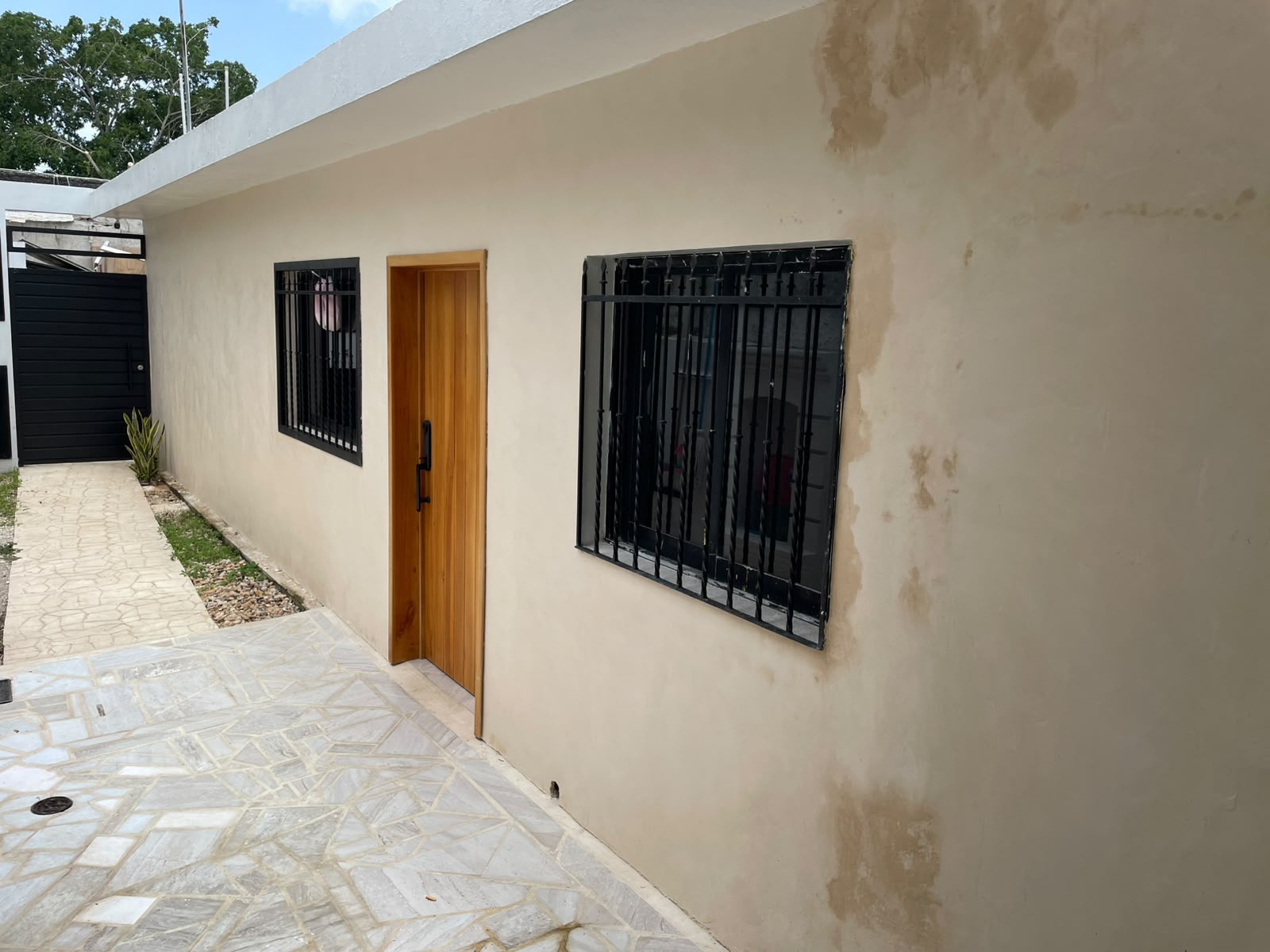Looking for a comfy spot in a great neighborhood that actually welcomes your pet?