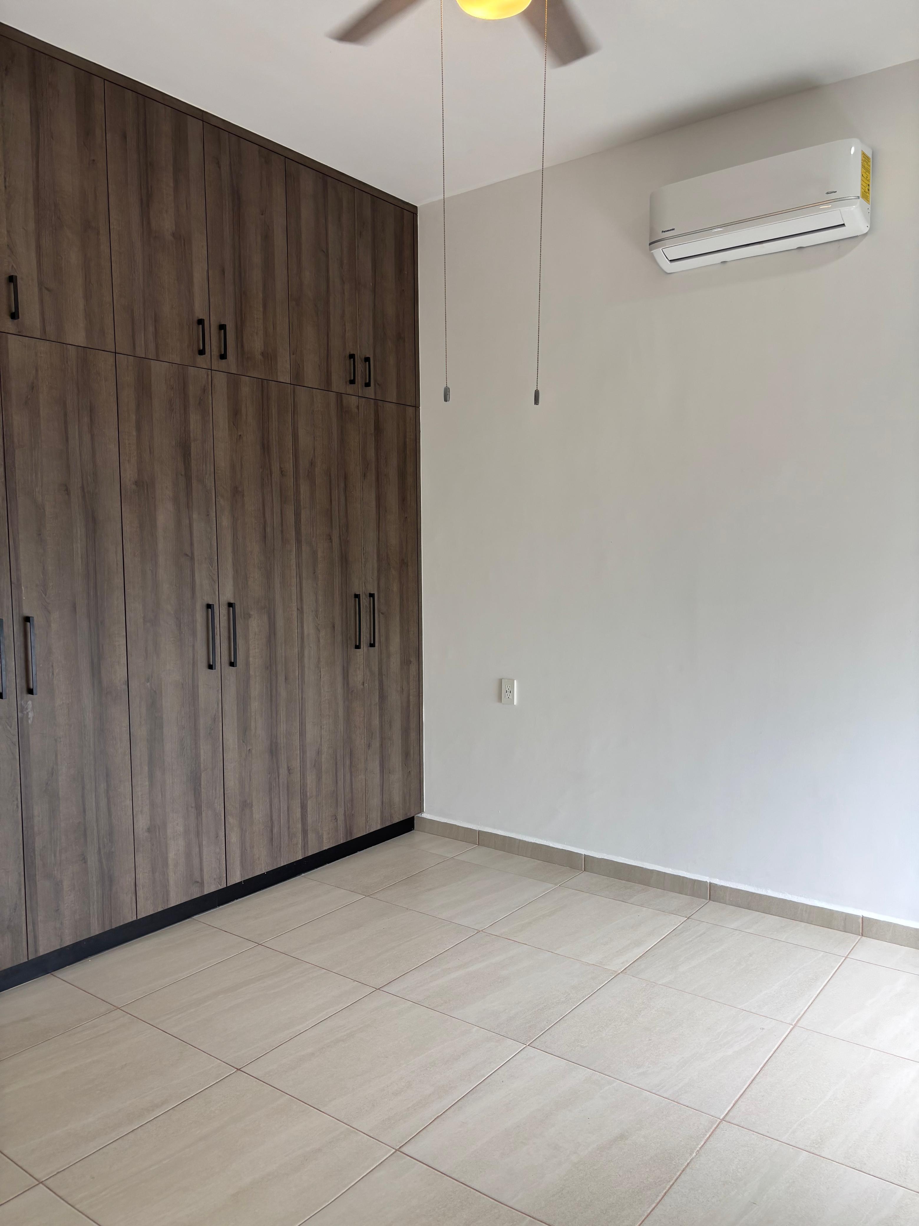 Town House for rent: Prime location and solar energy.