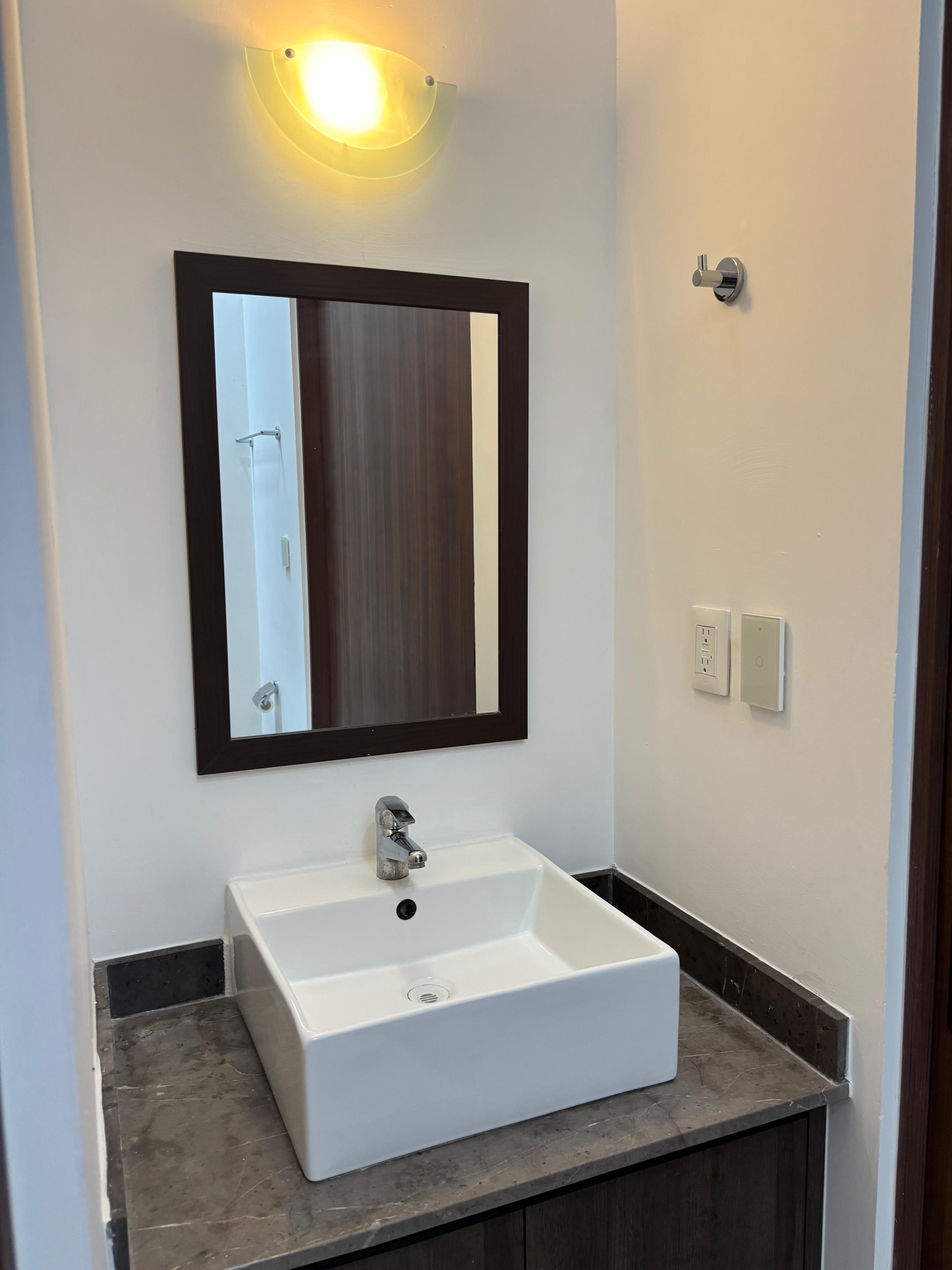 Town House for rent: Prime location and solar energy.