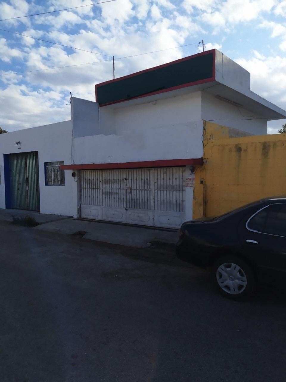 House or Commercial Space in Colonia Azcorra