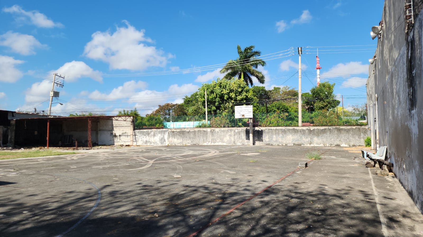 5,000 sq m. in Centro!