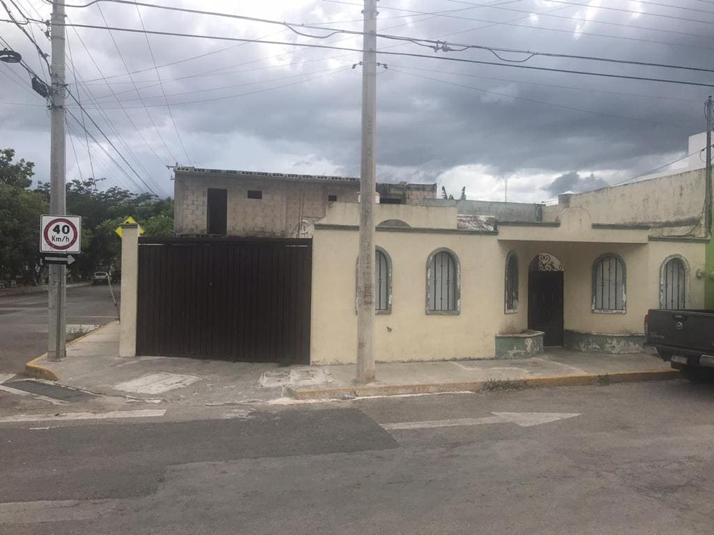 Casa en Esquina para Inversión en Francisco de Montejo