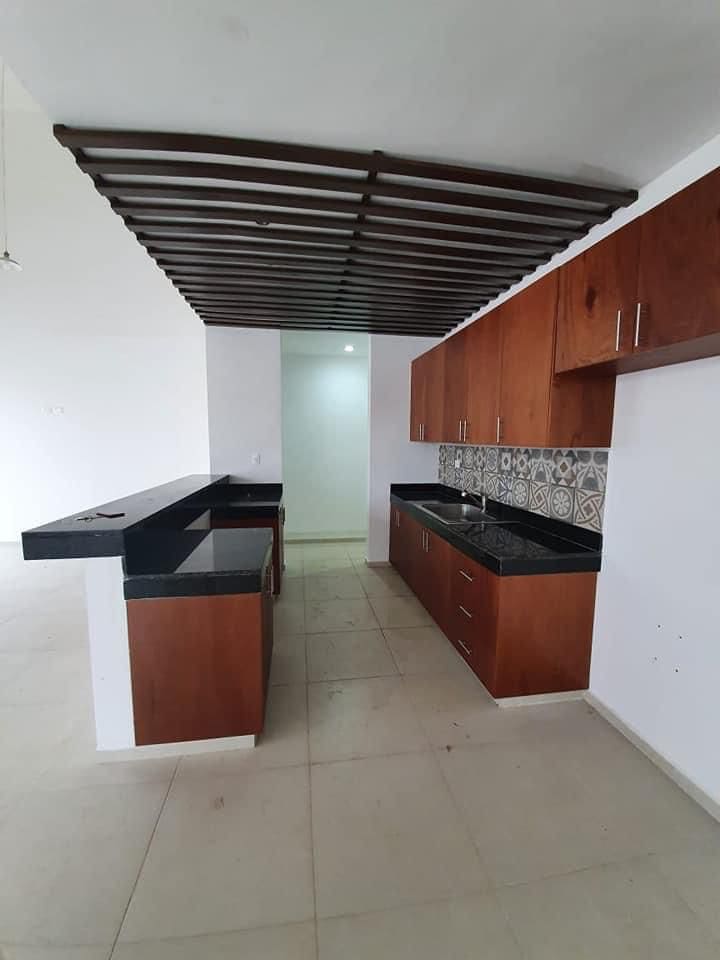 Hermosa Casa en Privada, Conkal