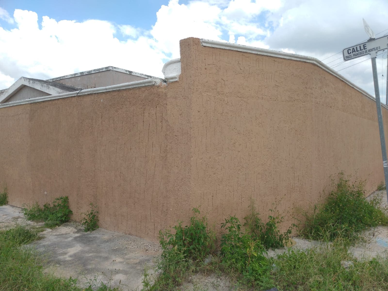 Beautiful One-Story House in Francisco de Montejo.