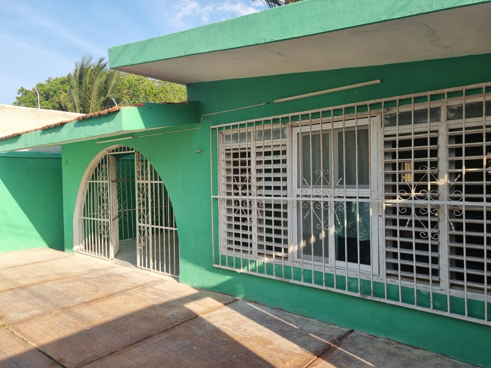 Classic beach house in Chelem