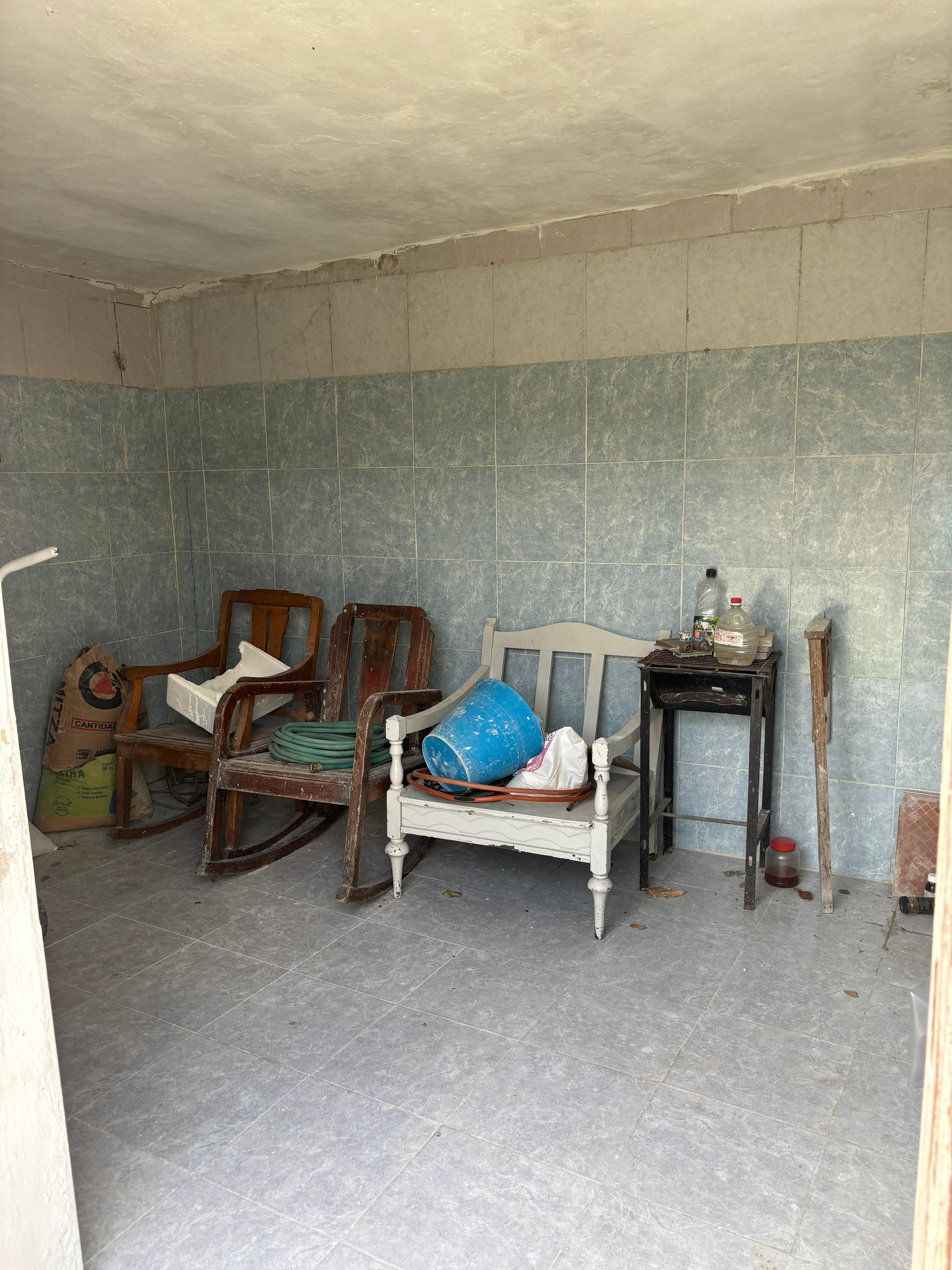 House to remodel one block from La Plancha