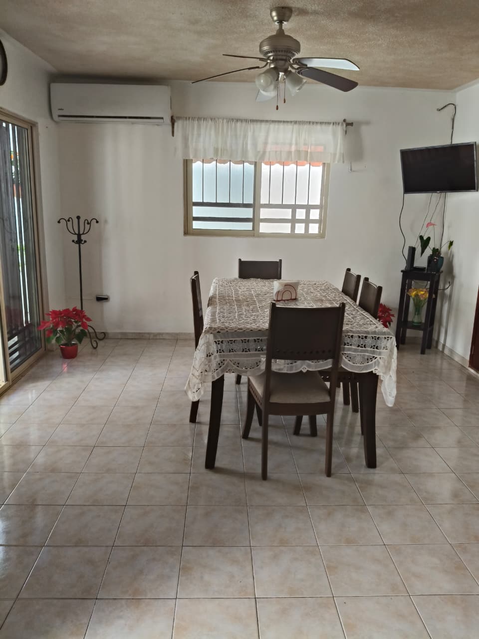 With Pool in García Ginerés