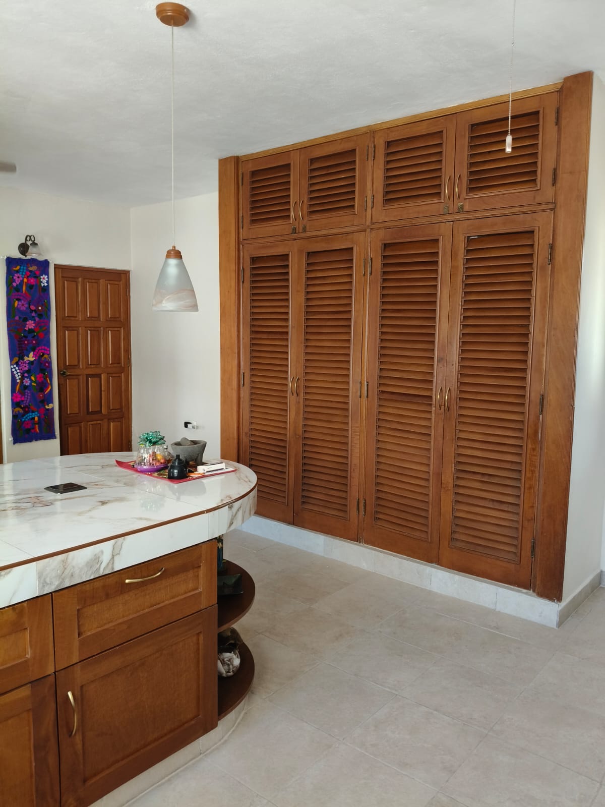 Casa remodelada y amueblada en la García Ginerés