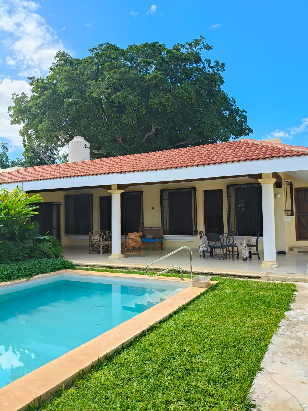 Casa remodelada y amueblada en la García Ginerés