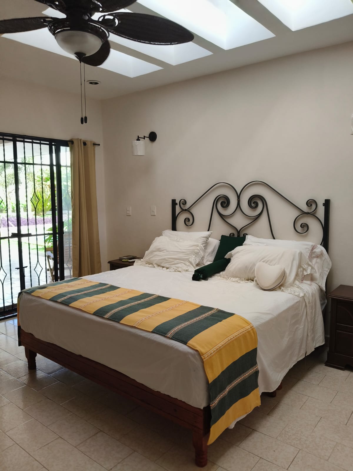 Remodeled and furnished house in García Ginerés