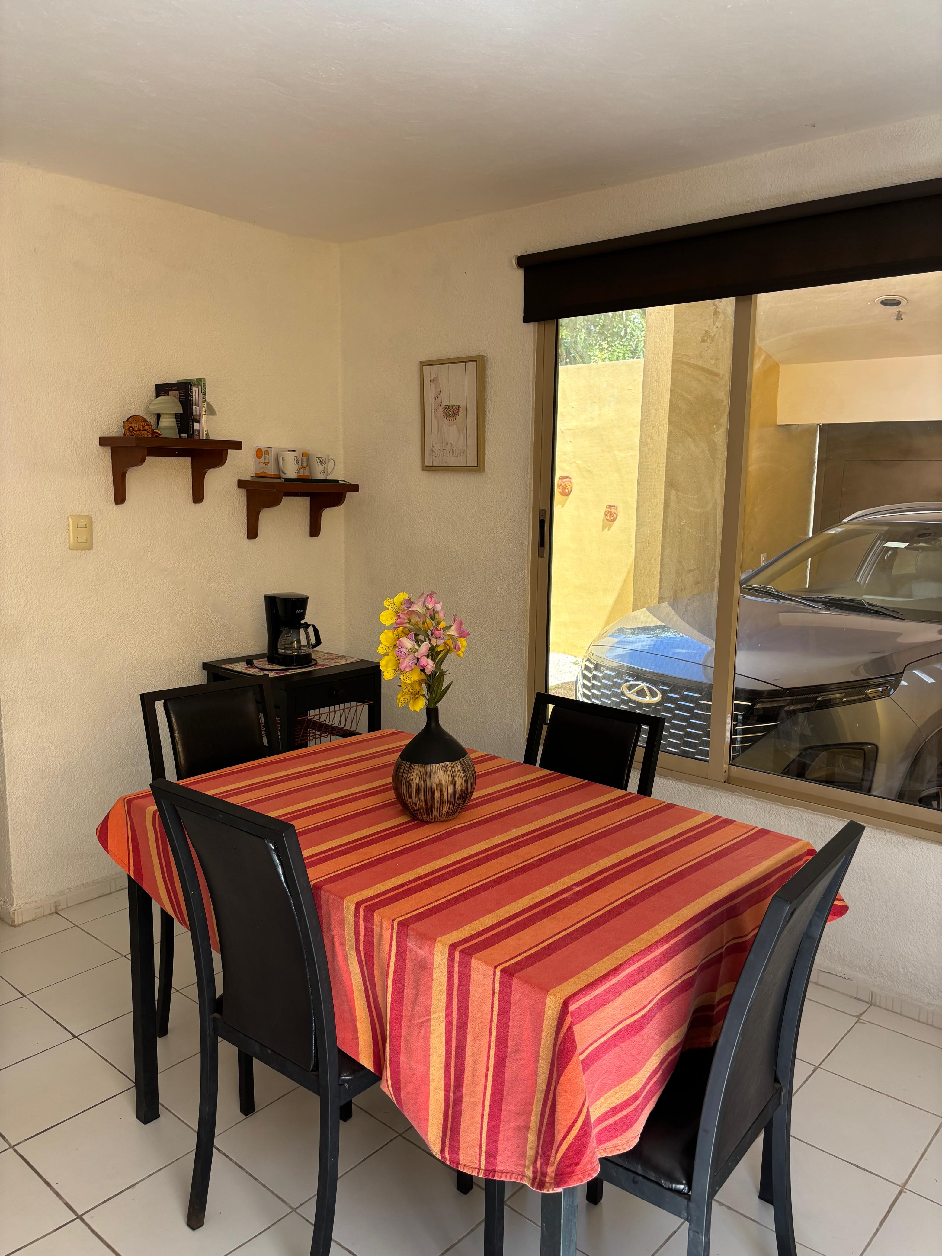 Charming one-story house in Francisco de Montejo