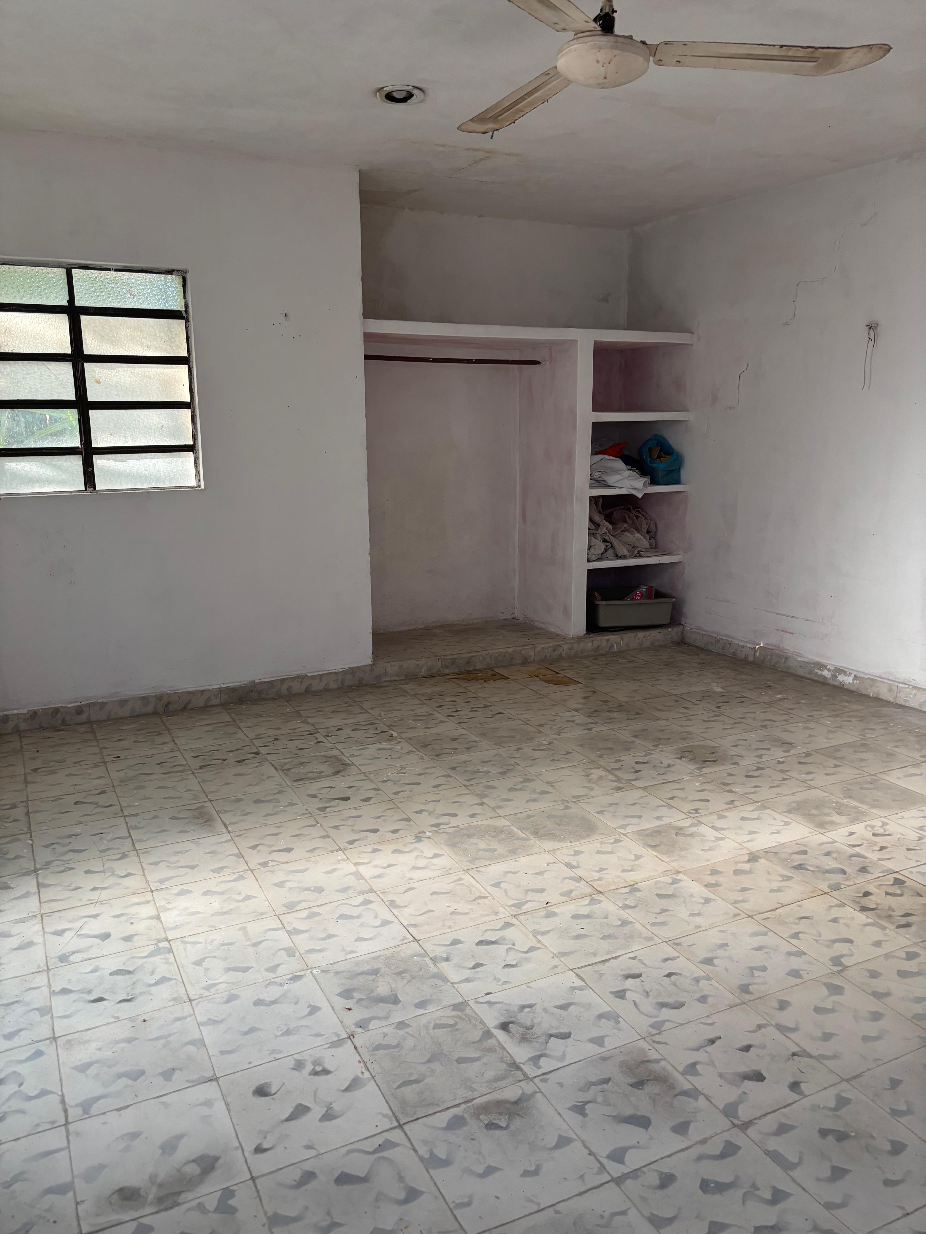 Casa de una planta con super terreno