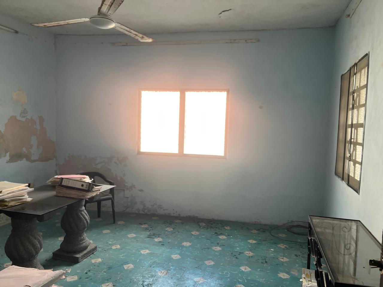 Charming Centro Fixer-Upper with Endless Potential