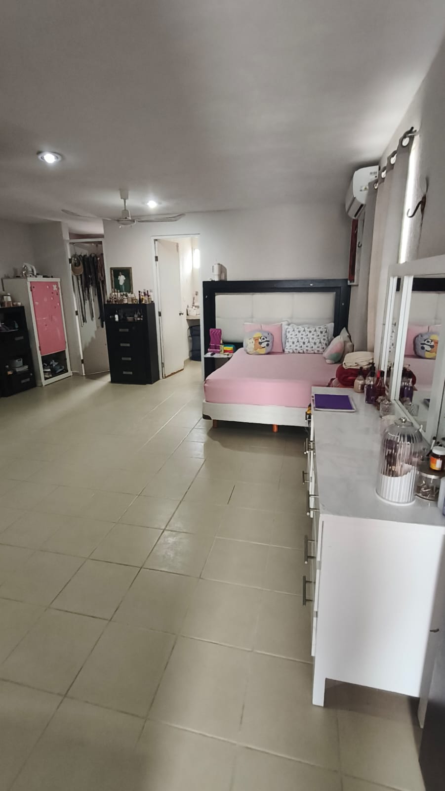 Four bedrooms and an Apartment