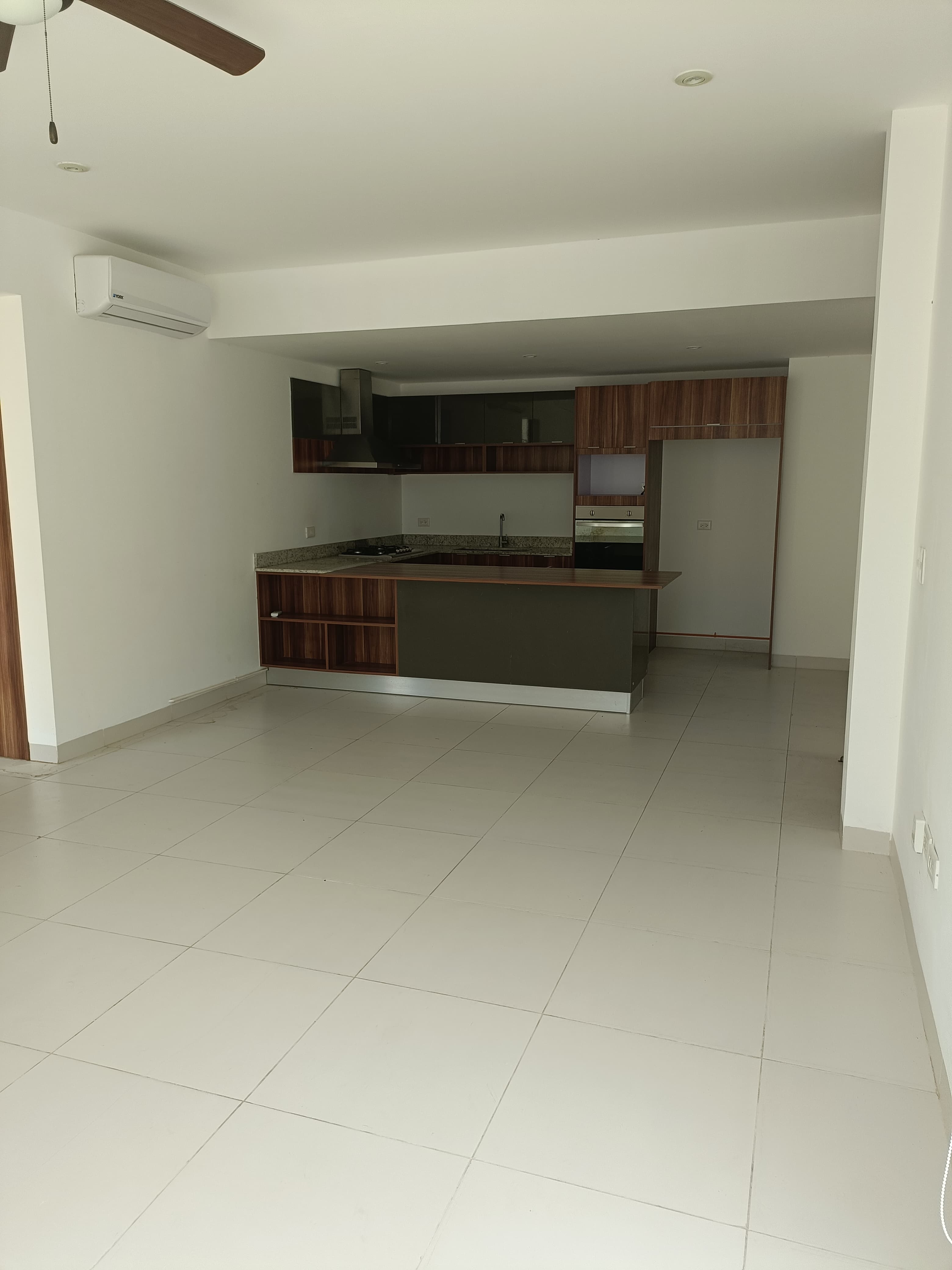 Excellent ground-floor apartment with private garden