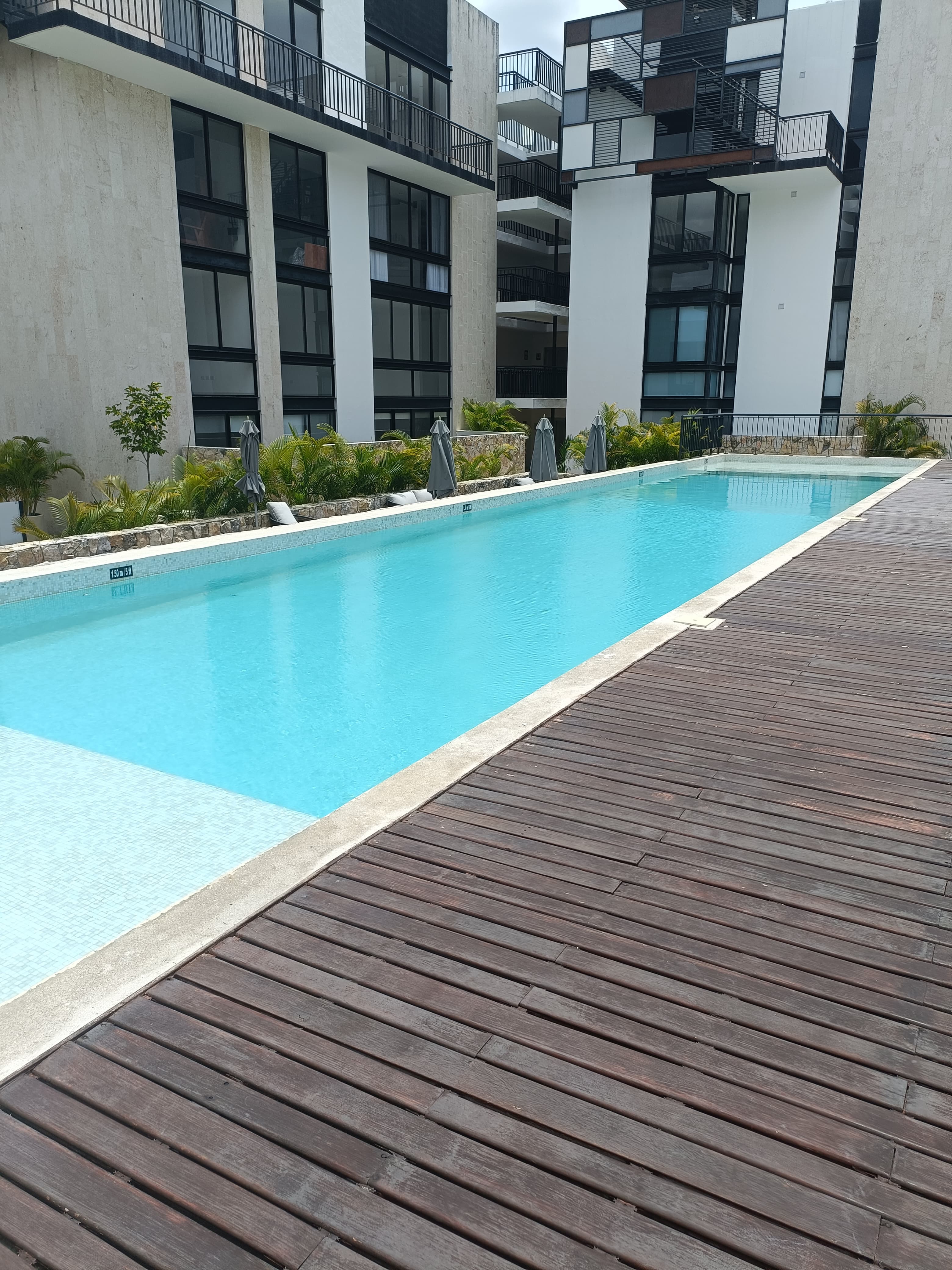 Excellent ground-floor apartment with private garden