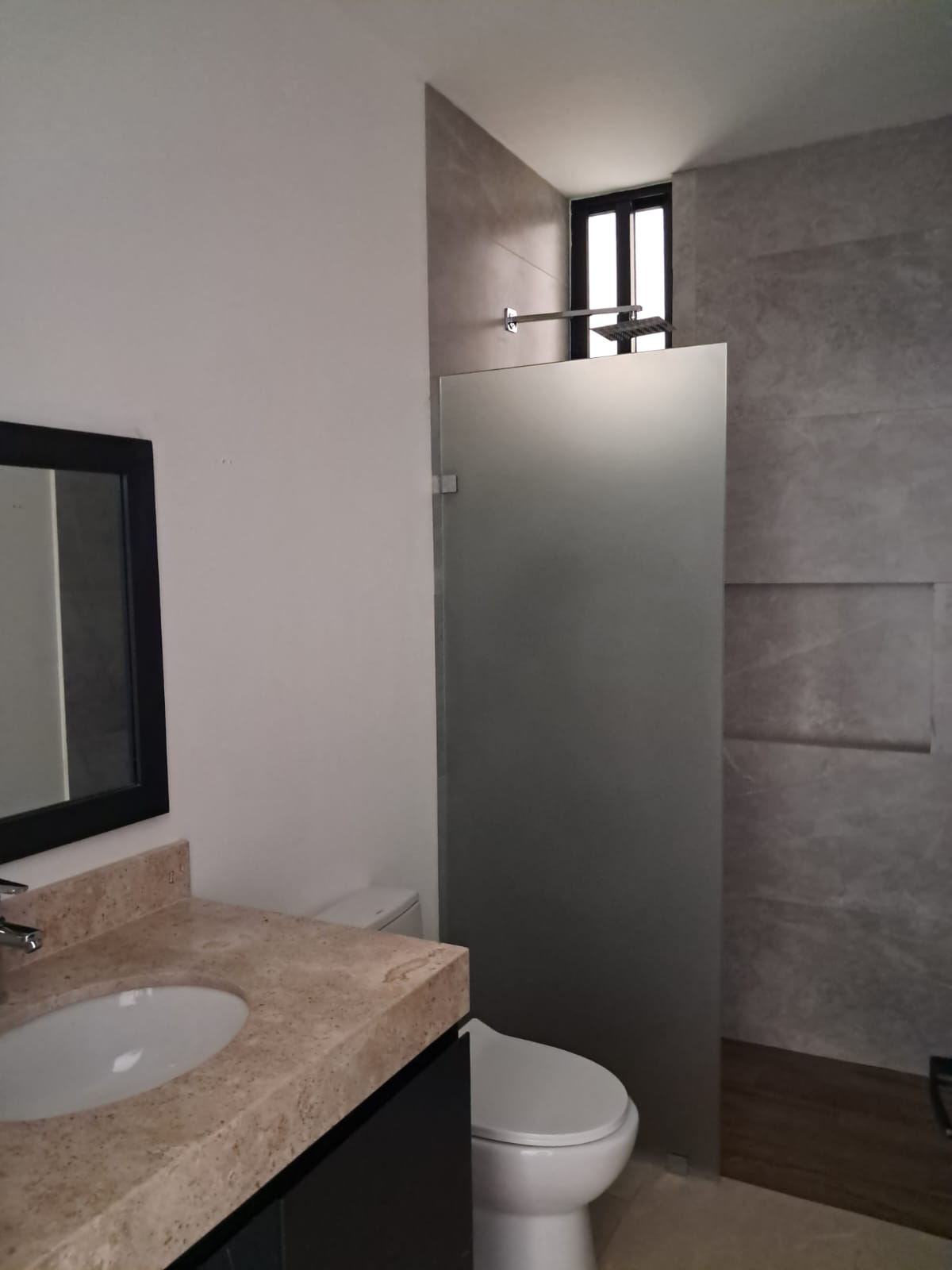 First floor 2 Bed apartment