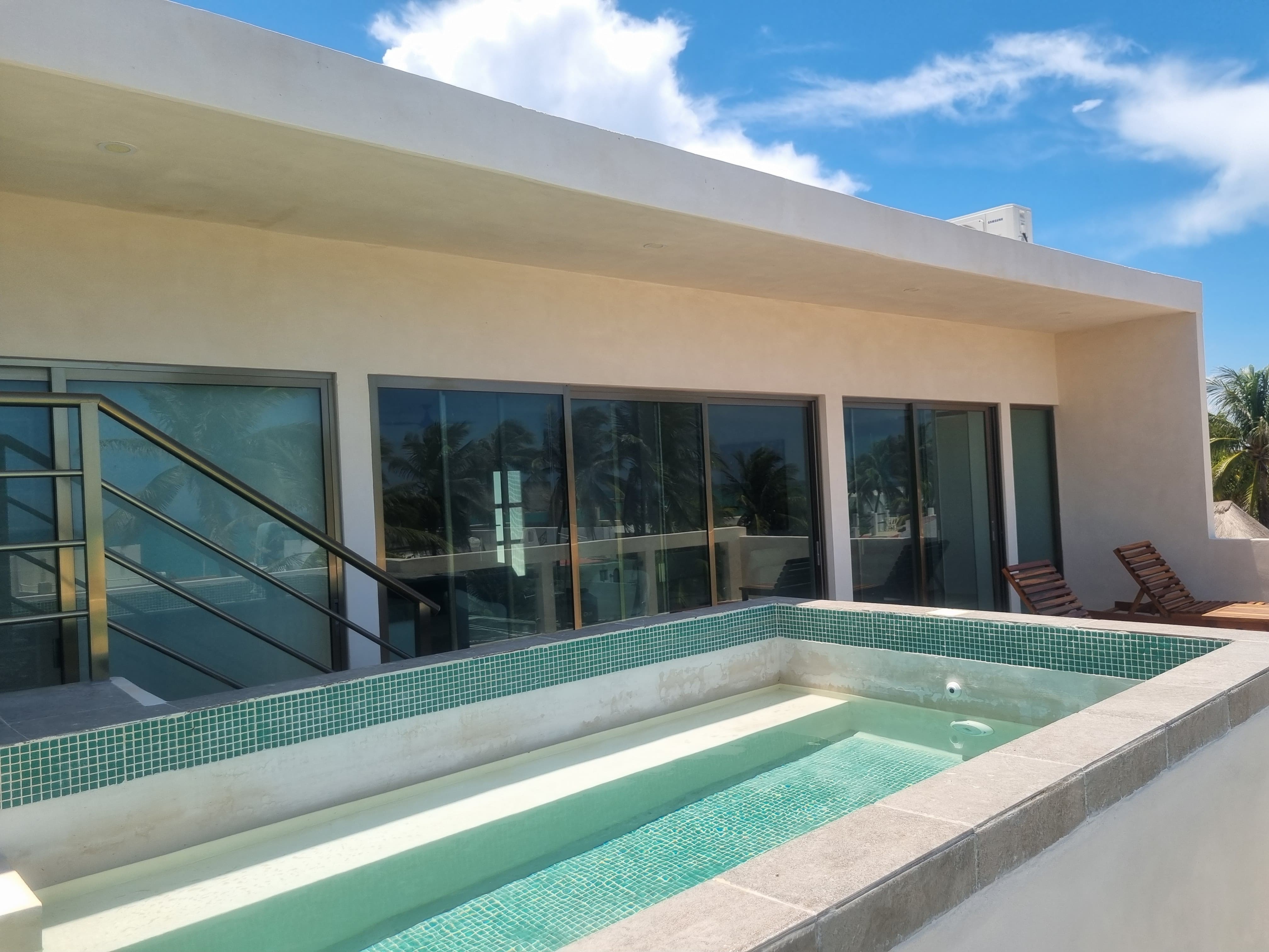 Private Pool with Ocean Views!