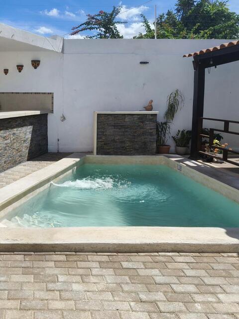 With Pool in García Ginerés