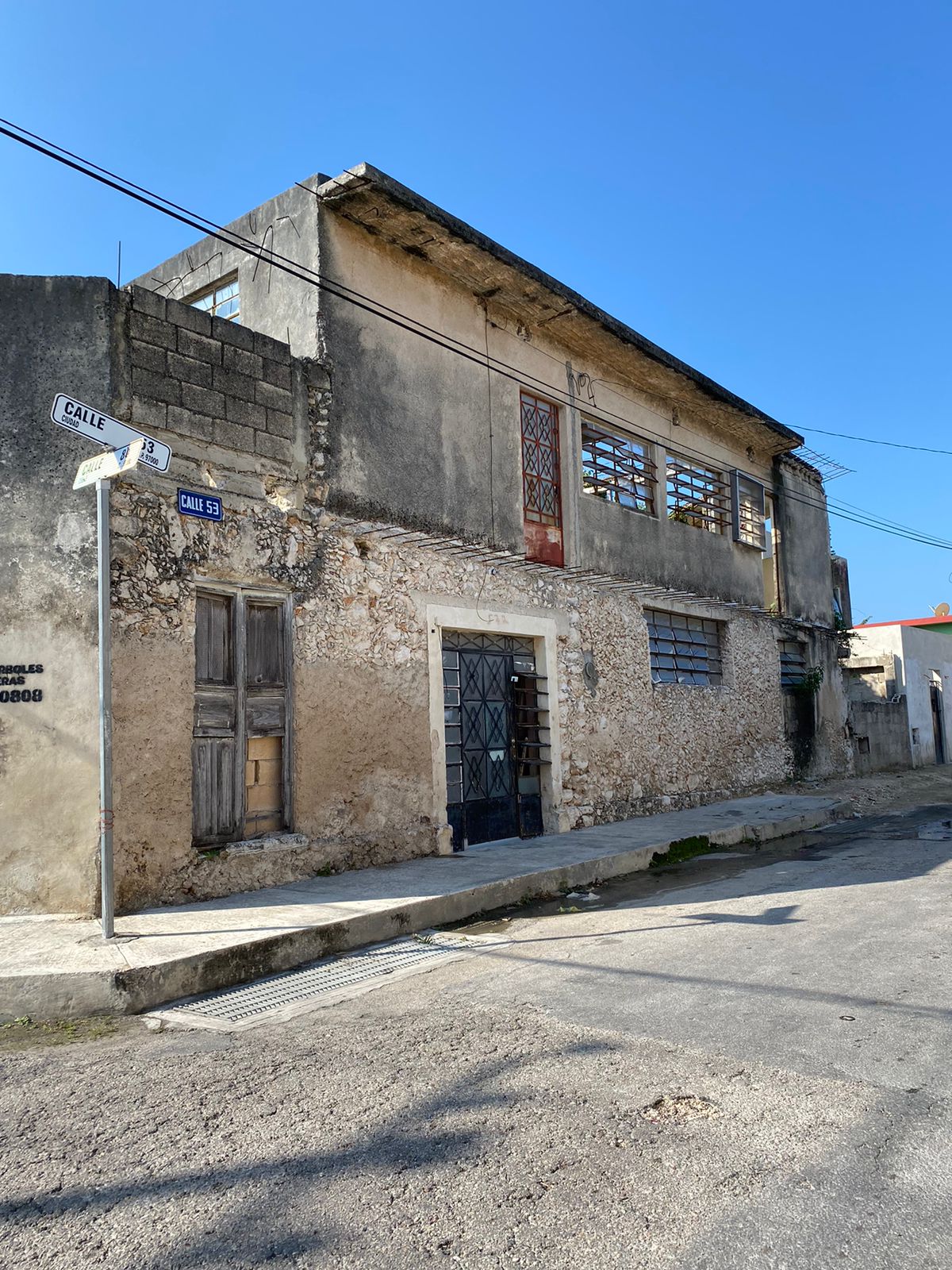 Excelente Terreno en Esquina, Barrio de Santiago