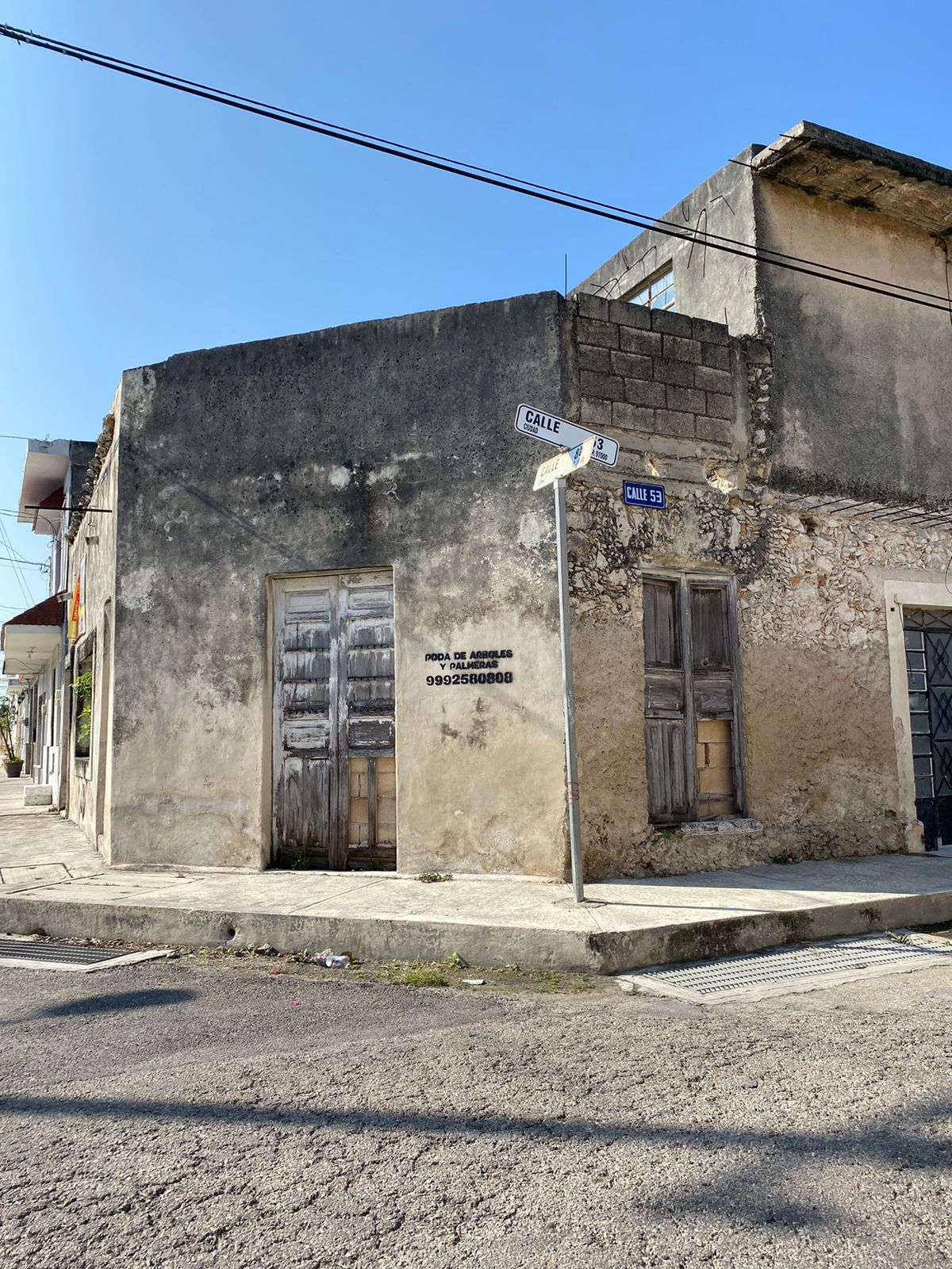 Excelente Terreno en Esquina, Barrio de Santiago