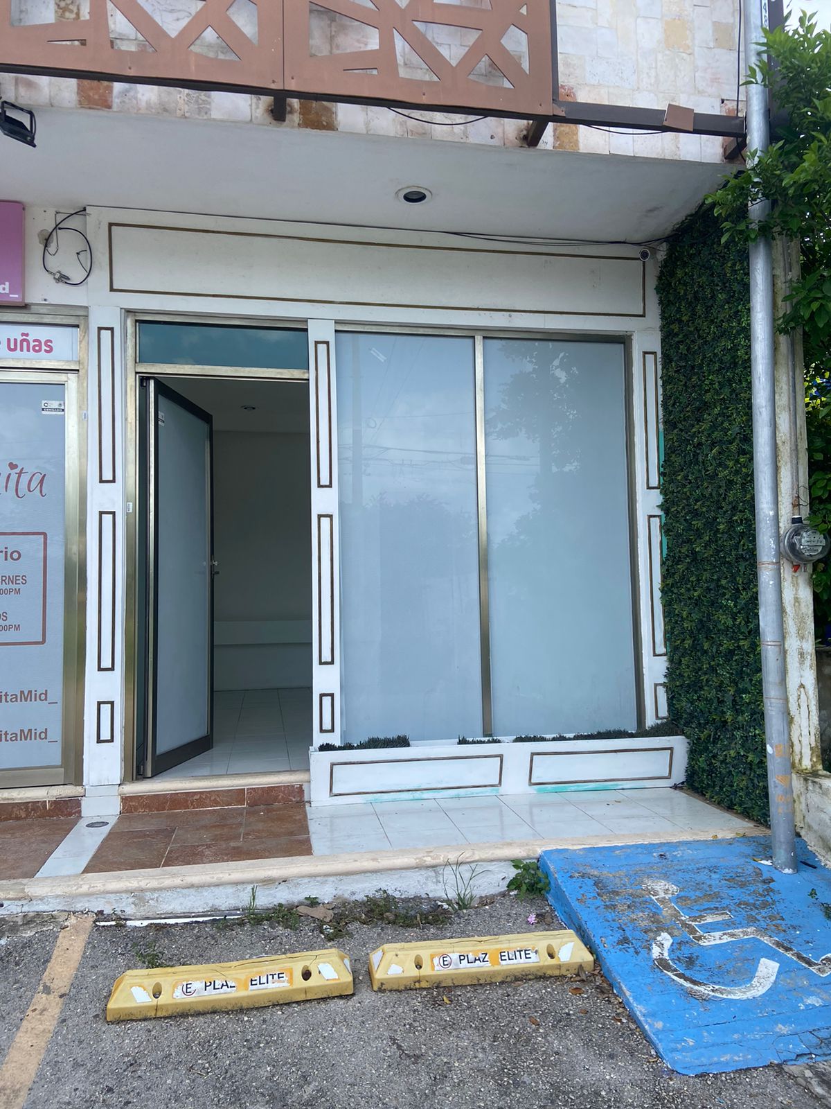 Commercial premises very close to Liverpool and Siglo XXI