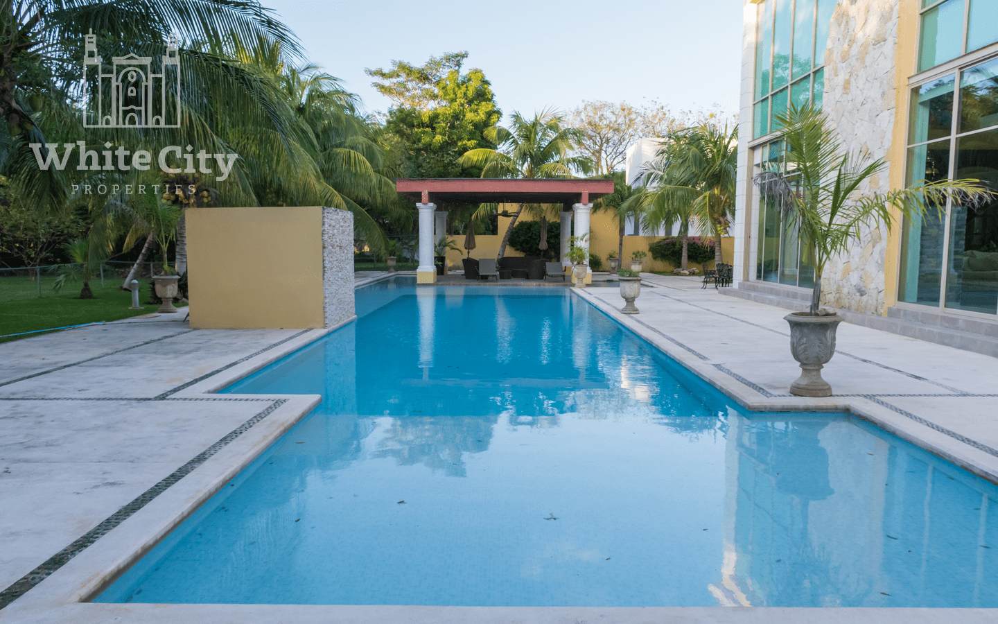 Mansion in La Ceiba