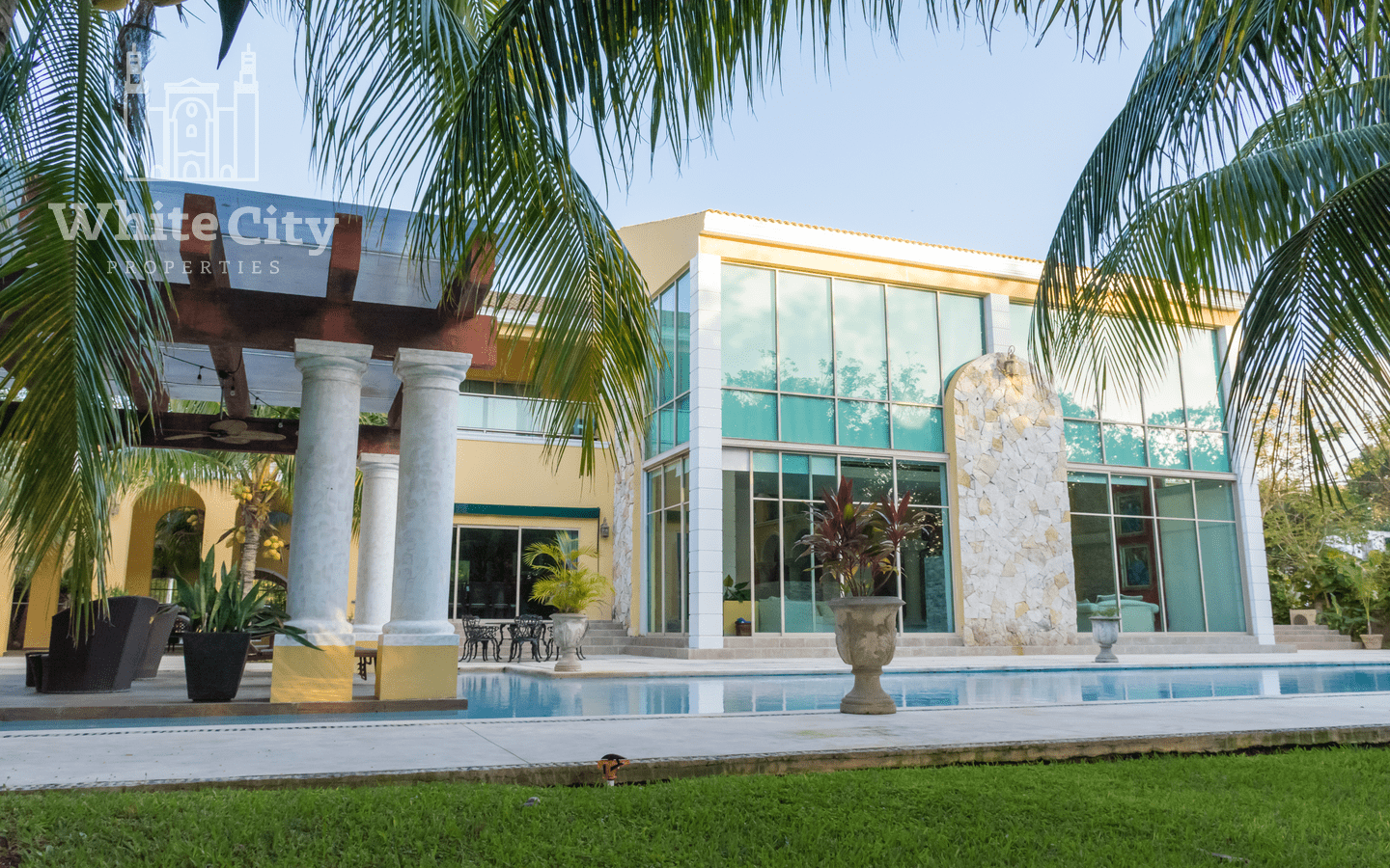 Mansion in La Ceiba