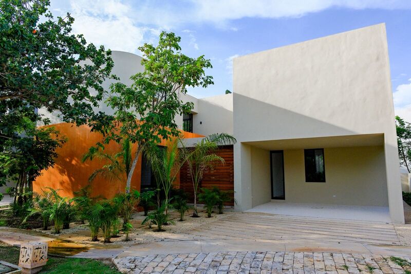 Modern and new, Yucatán Country Club