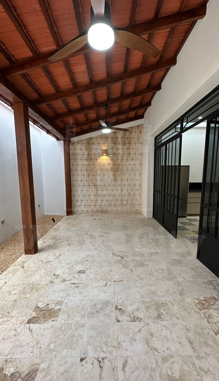 Newly renovated house in La Ermita