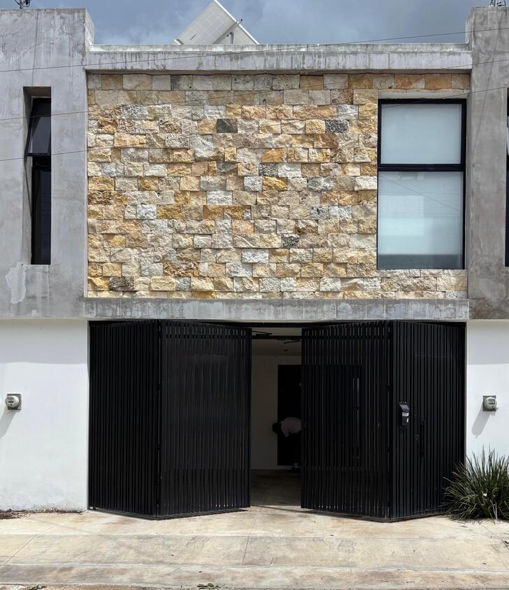 Town House for rent: Prime location and solar energy.